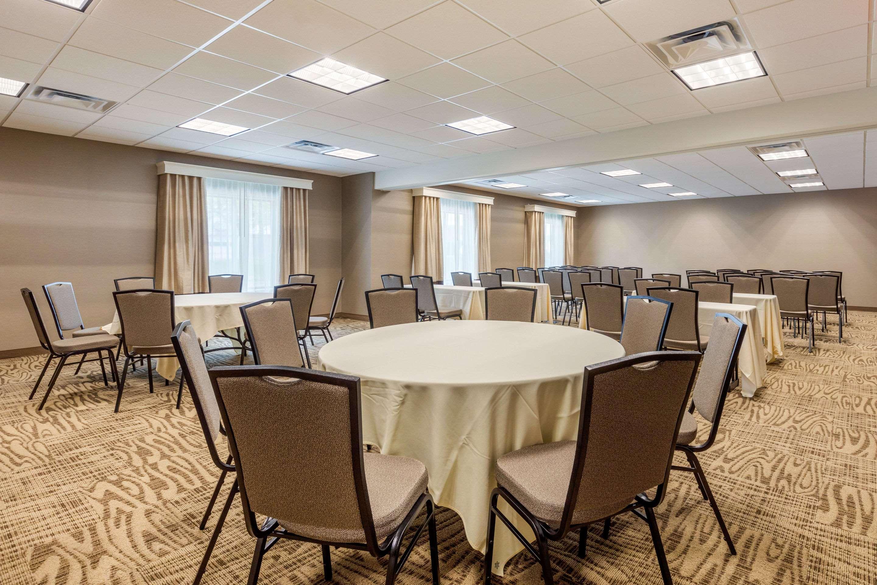 Comfort Inn & Suites Schenectady - Scotia Экстерьер фото